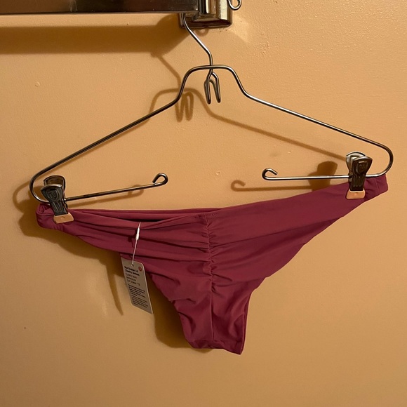 LAST CHANCE | NWT Lululemon Sun Soaker Cheeky Low Rise Bottom in Moss Rose - Picture 8 of 9